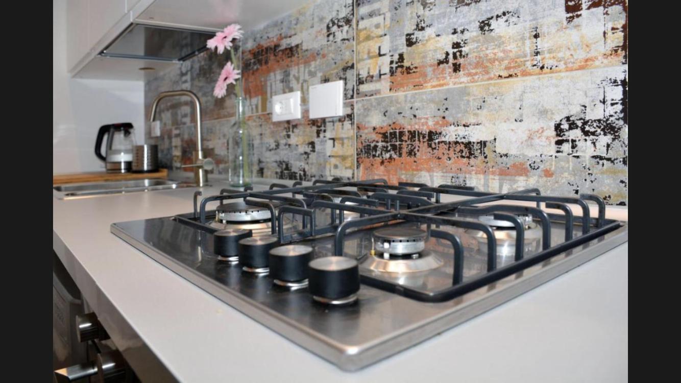 New , Garden And Parking Apartamento